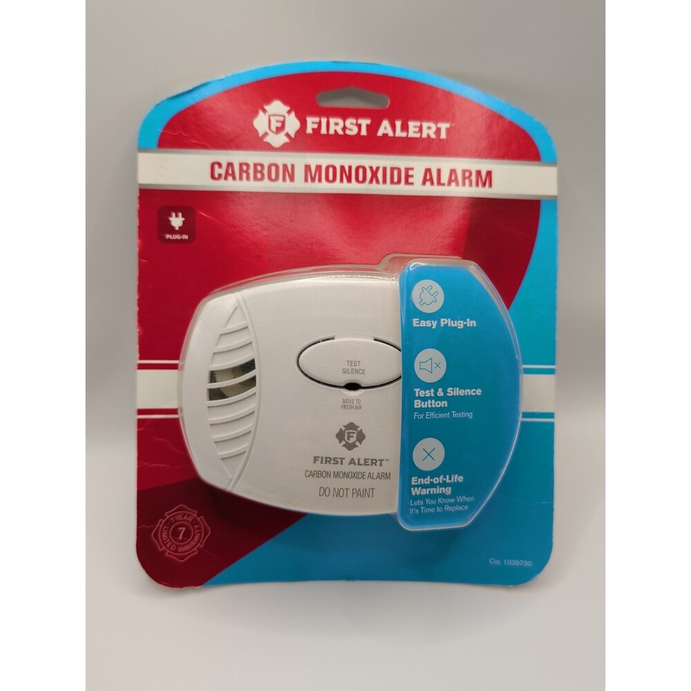 First Alert CO600 Plug-in Carbon Monoxide Alarm (1039730) New Easy Plug In